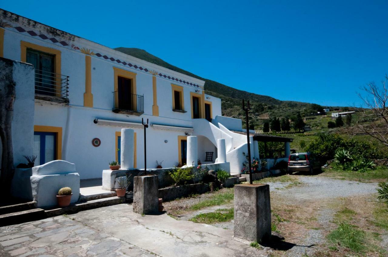 Casa Vacanze Dell'Avvocato Hotel Malfa  Exterior photo